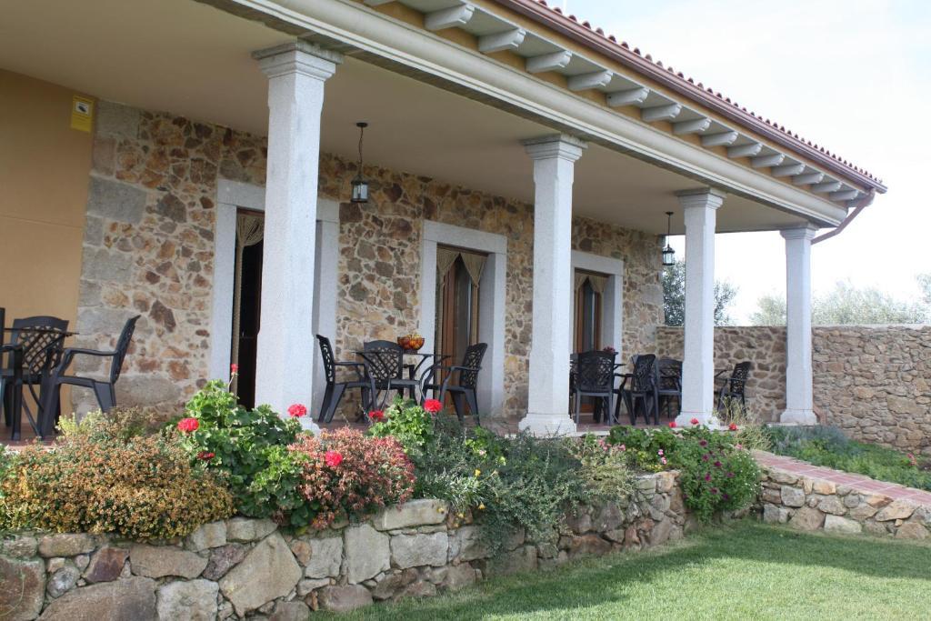 Apartamentos El Jardin Del Poeta Guijo de Granadilla Phòng bức ảnh