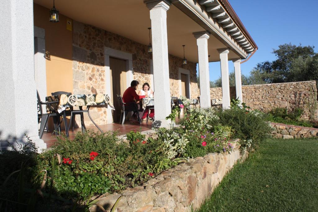 Apartamentos El Jardin Del Poeta Guijo de Granadilla Phòng bức ảnh