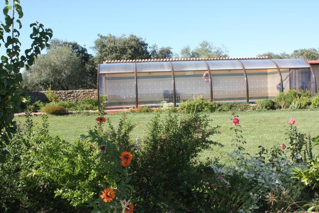 Apartamentos El Jardin Del Poeta Guijo de Granadilla Ngoại thất bức ảnh